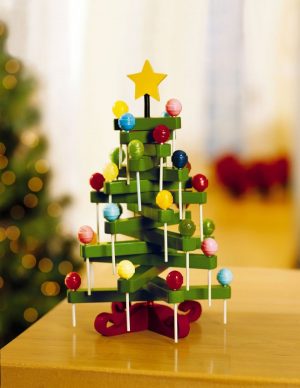 árvore de natal feita com pirulitos